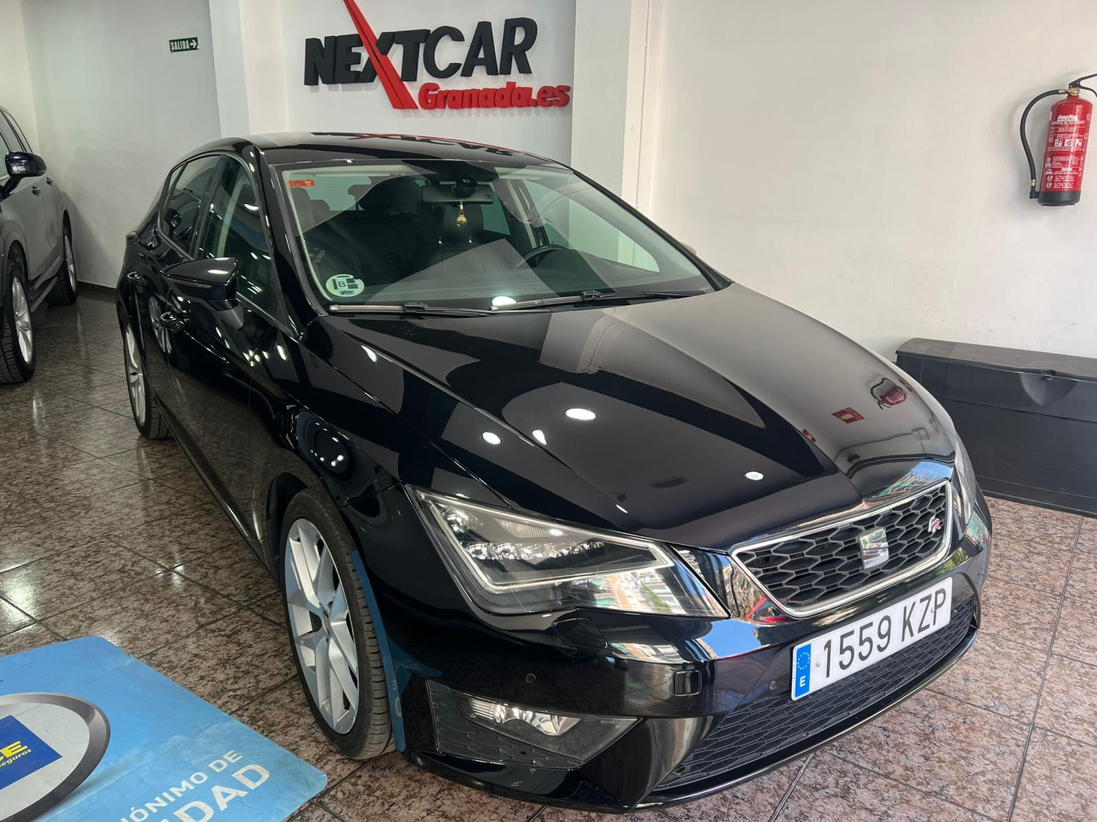 00048_Seat_Leon_FR_Negro (1)